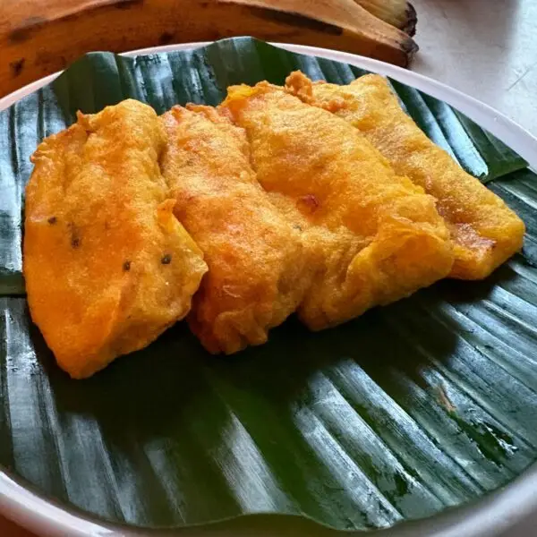 Pazham Pori / Banana Fritters